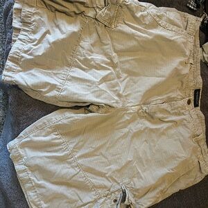 American Eagle Outfitters Tan Cargo Shorts